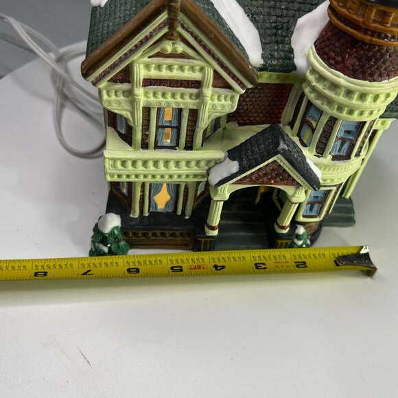 Santa's Workbench Talbot Place, Towne Series Christmas Village Building - 2000 - Picture 12 of 13